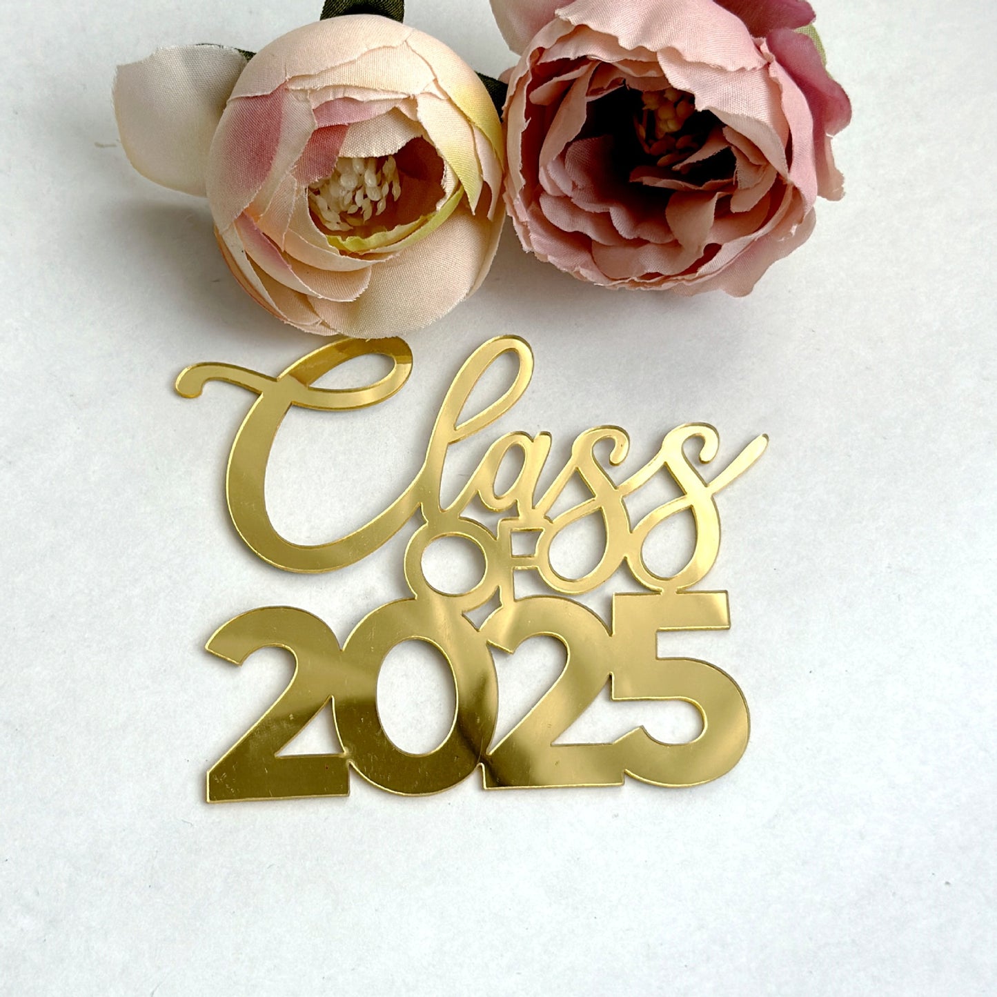 Congrats Grad 2025 Cake Topper, Glitter Graduation Party Decorations for High School College Graduates, Black and Gold