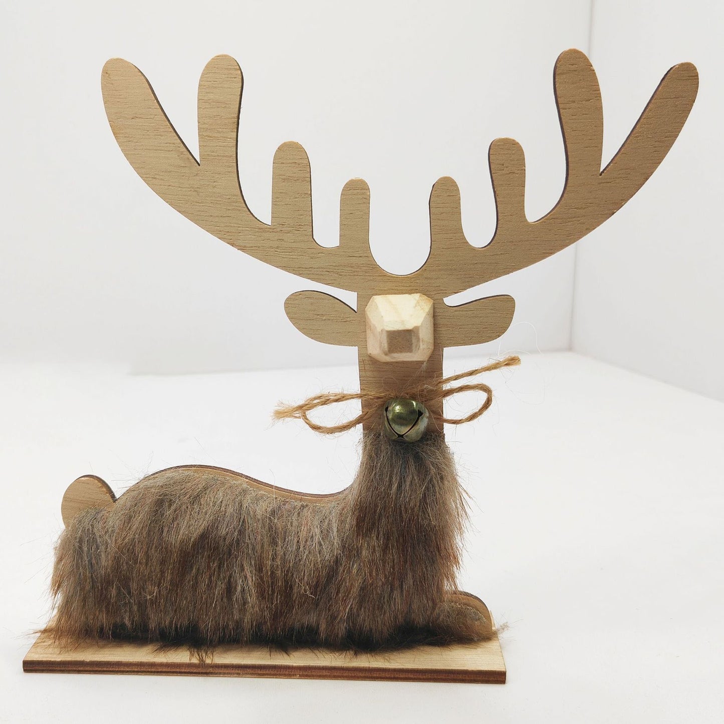 Nordic Wooden Reindeer Christmas Ornament - Handcrafted Table Centerpiece for Holiday Decor