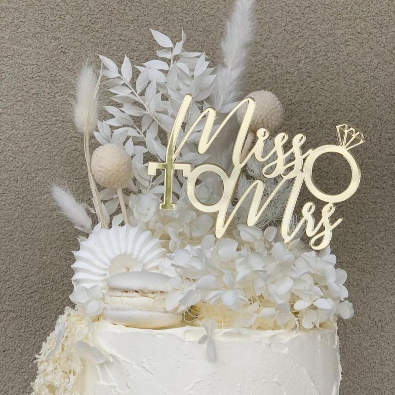 11PCS Mr & Mrs Cupcake Toppers Glitter Love Heart Cupcake Picks Wedding Engagement Cake Decorations for Bridal Shower Theme Birthday Party Supplies Gold